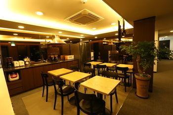 57 Myeongdong Hostel *